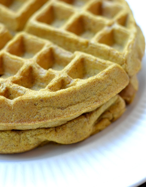 Healthy Pumpkin Waffles
 healthy pumpkin waffles