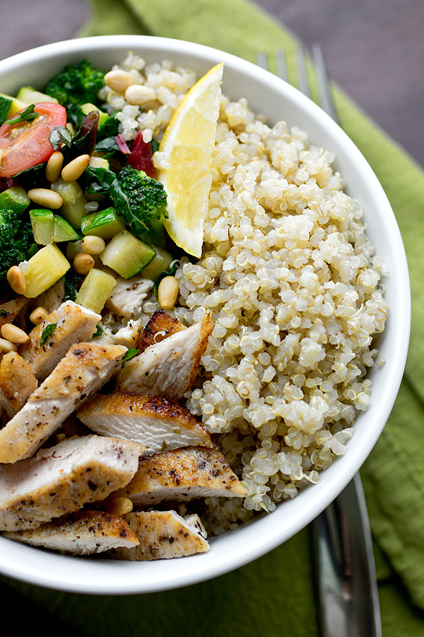 Healthy Quinoa Bowls
 Chicken & Toasted Quinoa Bowls with Garlic Sauteed Veggies