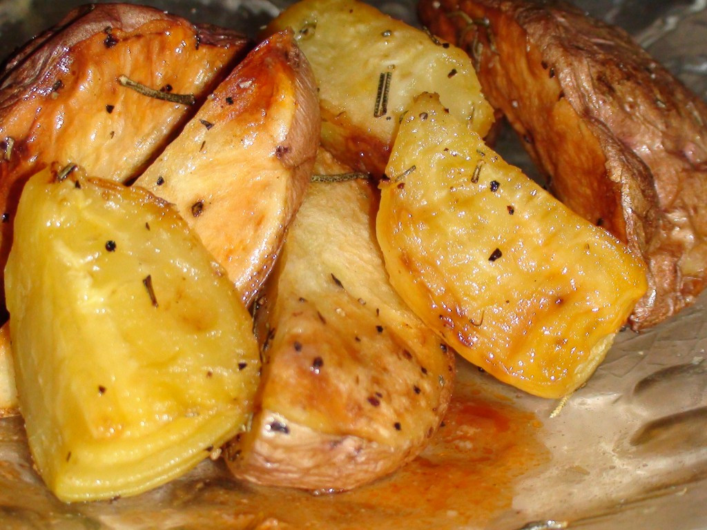 Healthy Roasted Potatoes
 Healthy Roasted Golden Beets and Rosemary Potatoes Recipe