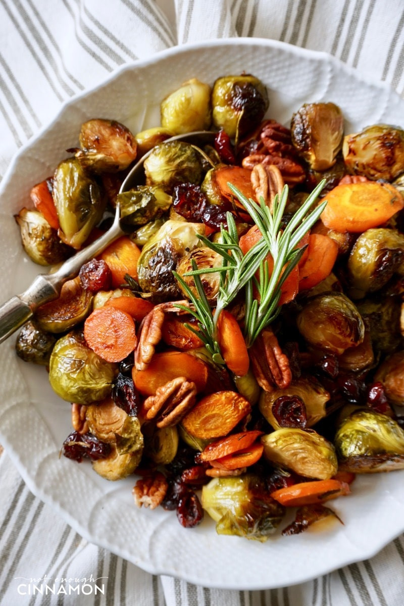 Healthy Roasted Vegetables
 Easy Holiday Roasted Ve ables with Pecans and