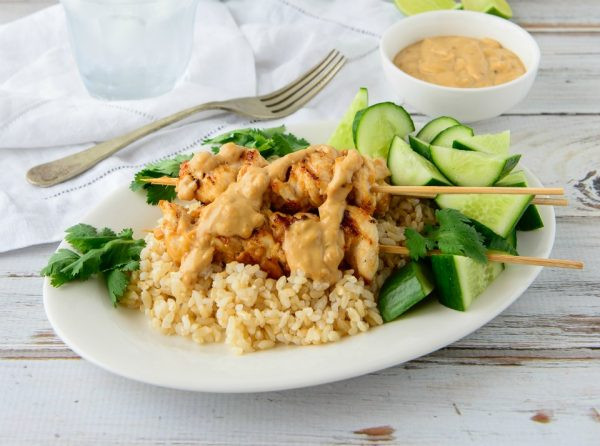Healthy Sauces For Chicken And Rice
 Grilled Chicken Skewers With Satay Sauce And Brown Rice