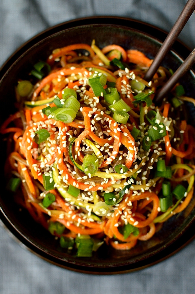 Healthy Sauces For Vegetables
 Spiralized Ve able Noodle Bowls With Peanut Sauce & An