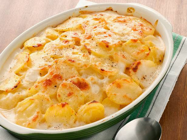 Healthy Scalloped Potatoes
 Pasticcio con salsiccia patate e mozzarella Ricette di