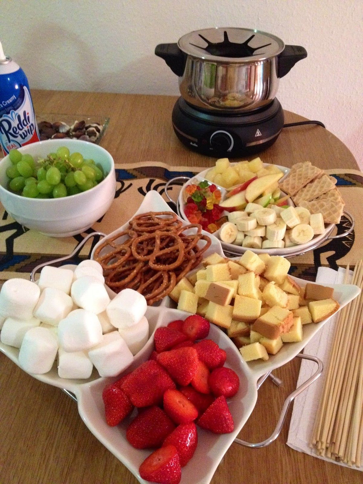 Healthy Snacks For Game Night
 Girls Night In With chocolate fondue recipe