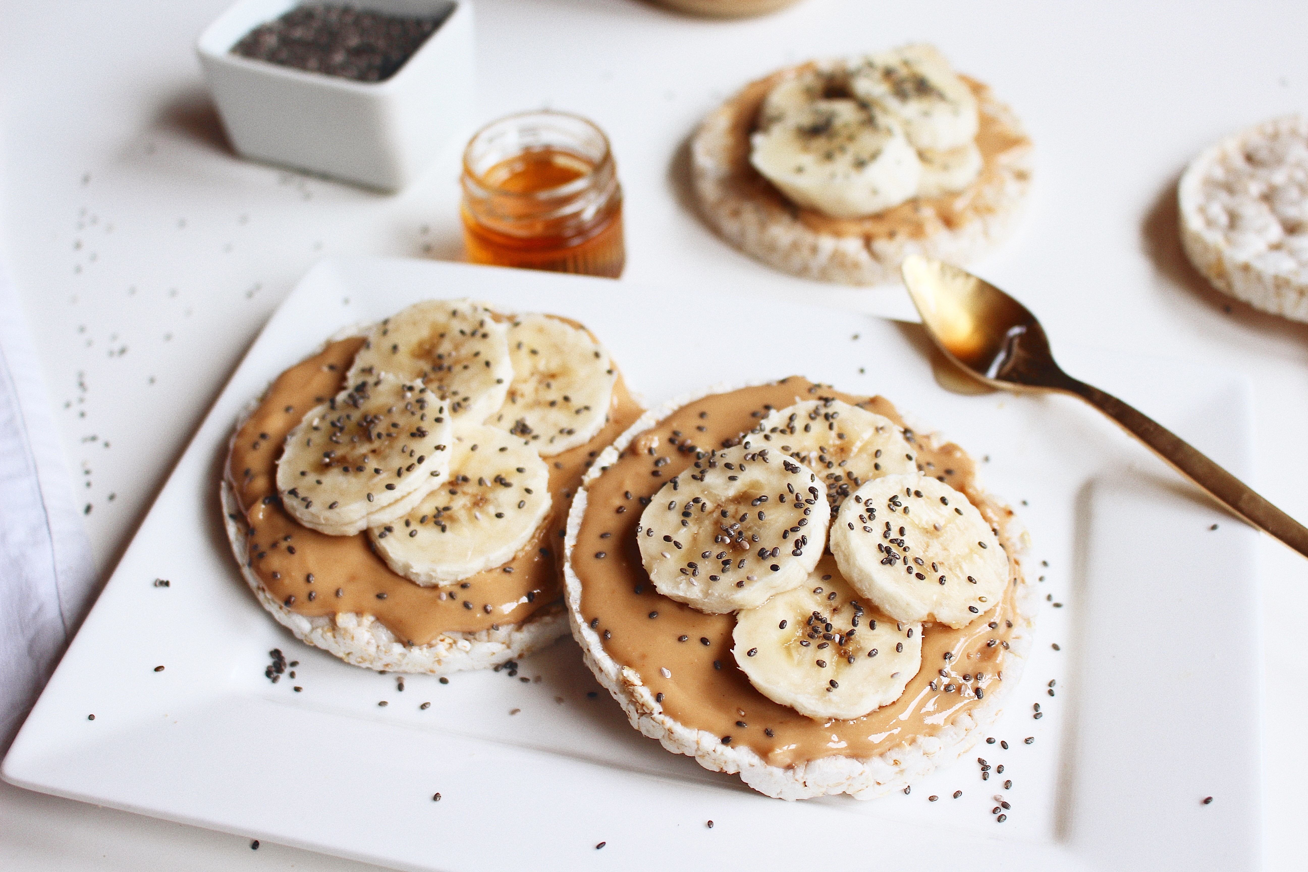 Healthy Snacks With Peanut Butter
 Healthy snack Rice cake with peanut butter & banana