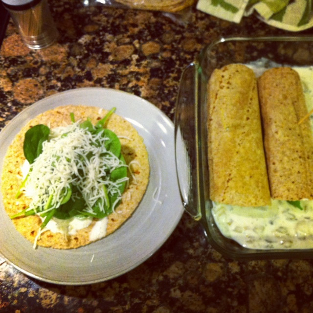 Healthy Spinach Enchiladas
 Thoroughly Modern Mom Super Easy and Healthy Spinach