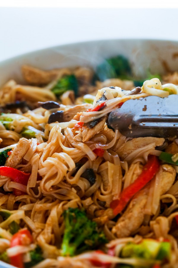 Healthy Stir Fry Noodles
 Chicken Stir Fry with Rice Noodles 30 minute meal