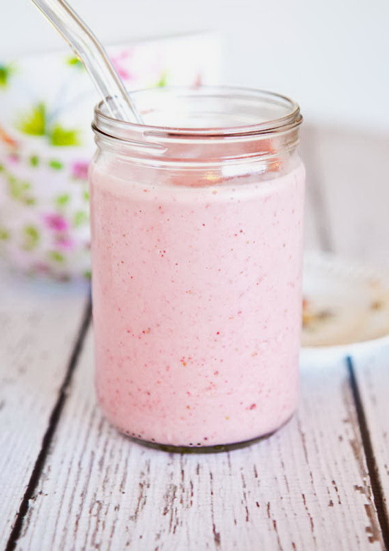 Healthy Strawberry Smoothie Recipes Weight Loss
 Creamy Strawberry Smoothie – Healthy Ve arian Diet
