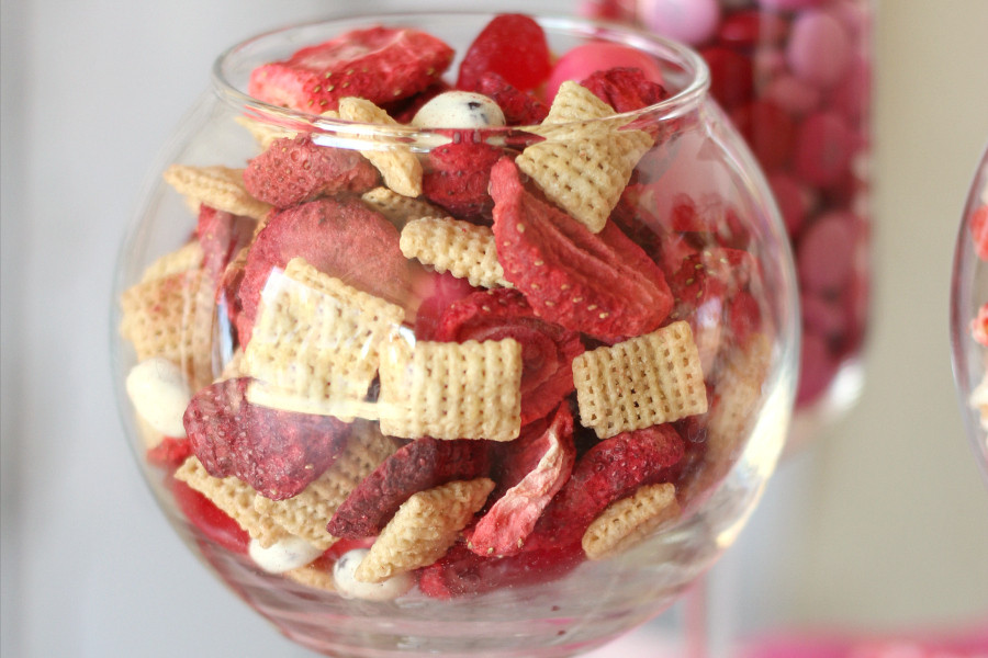 Healthy Valentines Snacks
 Healthy Valentine s Snack Mix Around My Family Table