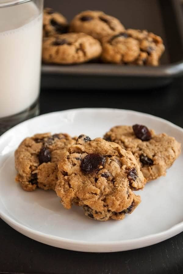 Healthy Vegan Oatmeal Raisin Cookies
 25 Incredible Recipes For Whipping Up Healthy Christmas