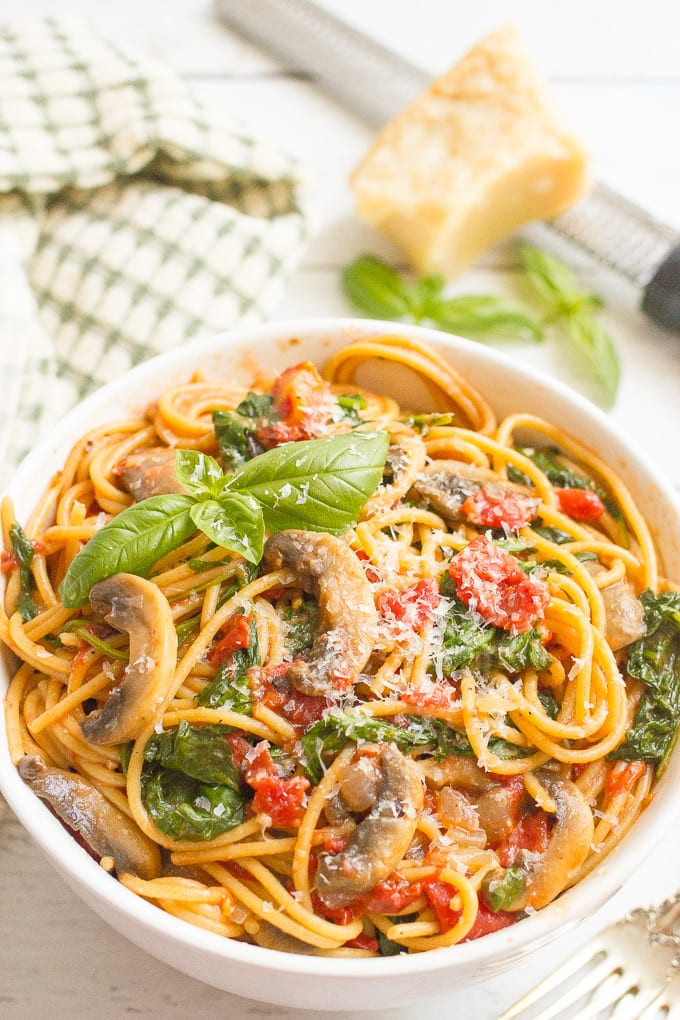 Healthy Vegetarian Pasta Recipes
 e pot ve arian spaghetti and a giveaway  Family