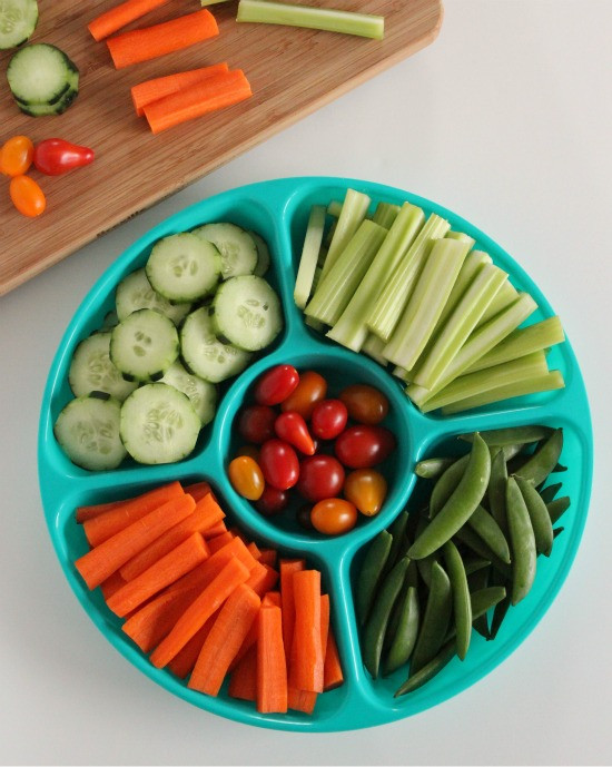 Healthy Veggie Snacks
 Make healthy snacks easier with a ve able tray