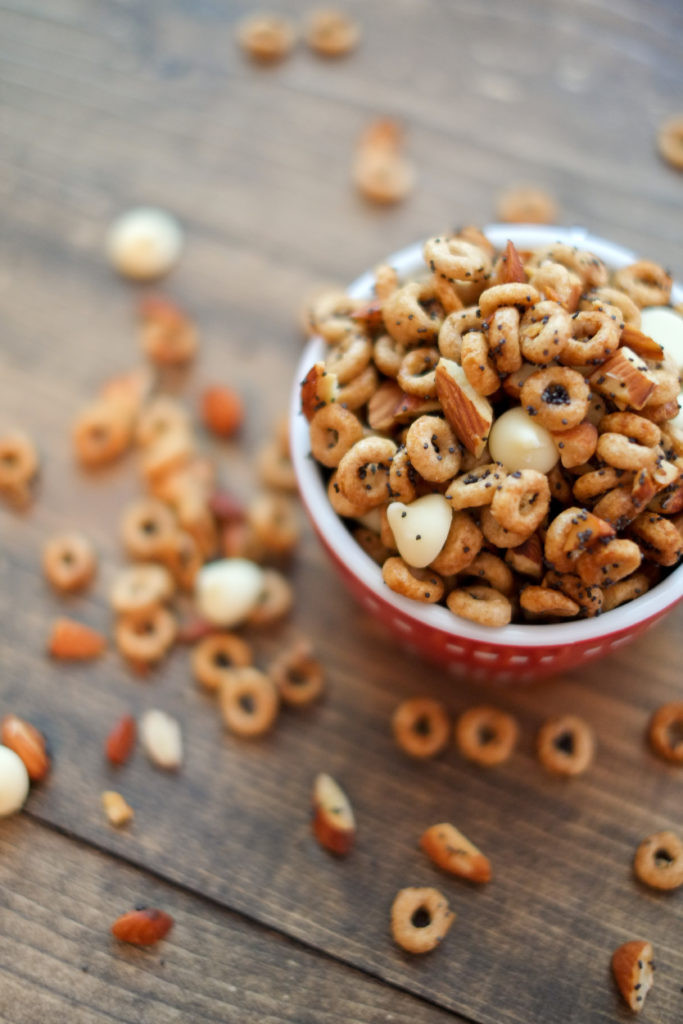 Healthy Whole Grain Snacks
 Cheerios Poppyseed Muffin Snack Mix and the Benefits of