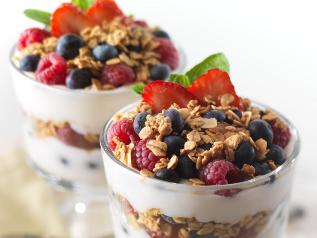 Healthy Yogurt Breakfast
 Yogurt Parfait