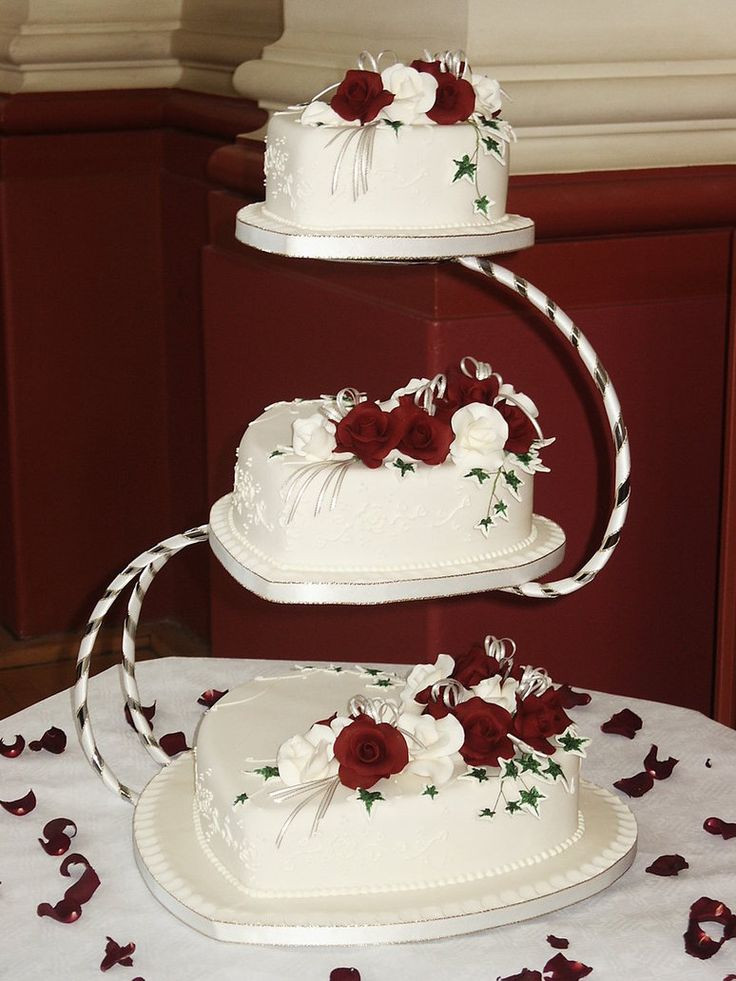 Heart Shape Wedding Cakes
 13 Perfectly Sweet Heart Shaped Wedding Cakes