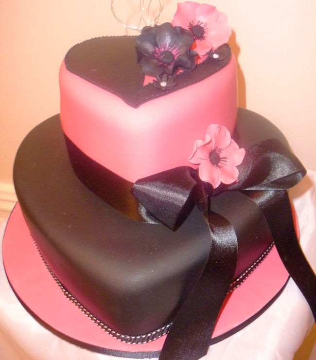 Heart Shape Wedding Cakes
 Heart Shaped Wedding Cake in 3 Tiers