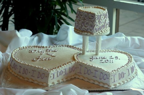 Heart Shape Wedding Cakes
 Gorgeous heart shaped wedding cakes