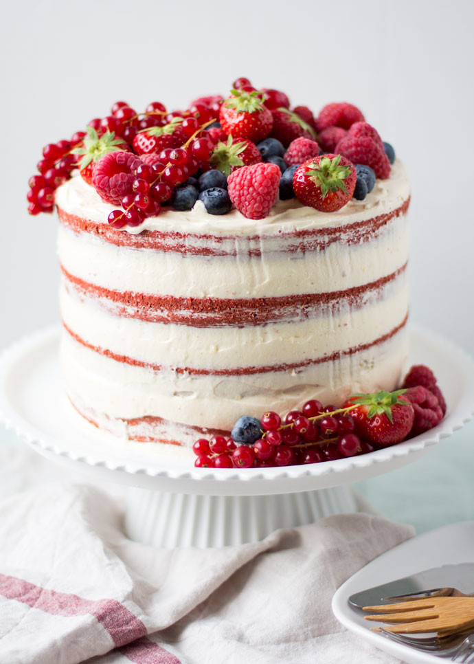 Heb Wedding Cakes
 Naked red velvet cake met fruit Cakeje Van Eigen Deeg