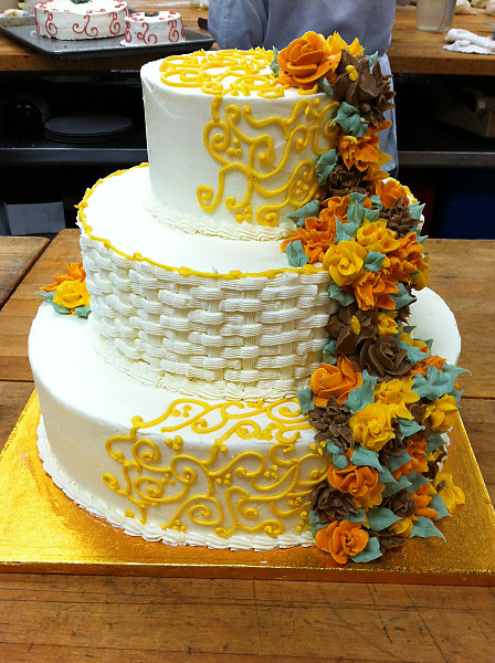 Holiday Market Wedding Cakes
 Try one of our ALL NATURAL custom cakes today