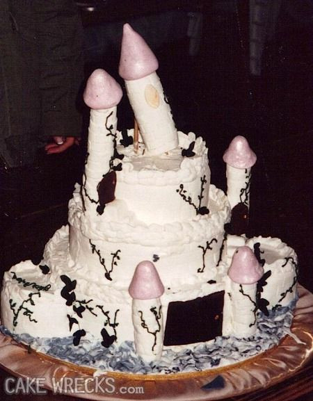 Horrible Wedding Cakes
 11 Wedding Cake Disasters