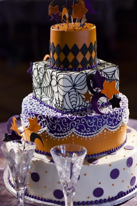 Horror Wedding Cakes
 70 Unique Halloween Wedding Cakes