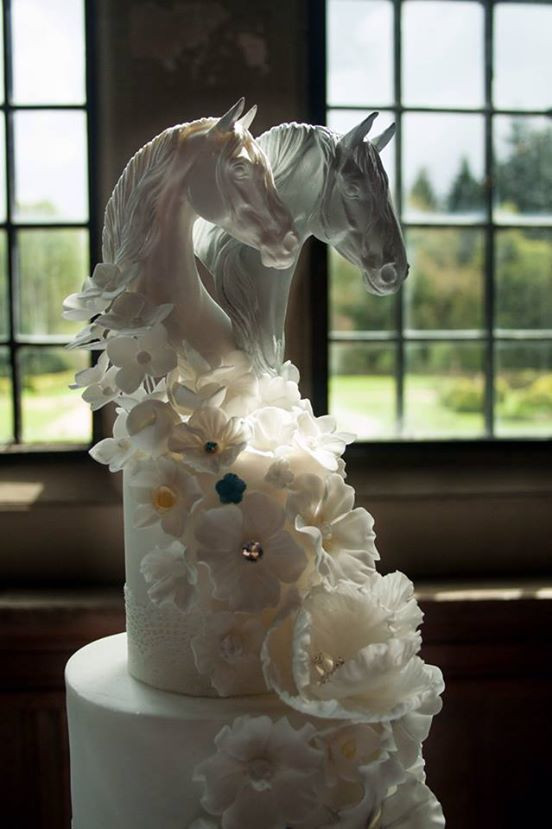 Horse Cake Toppers For Wedding Cakes
 The Ultimate Wedding Cake For Equestrians