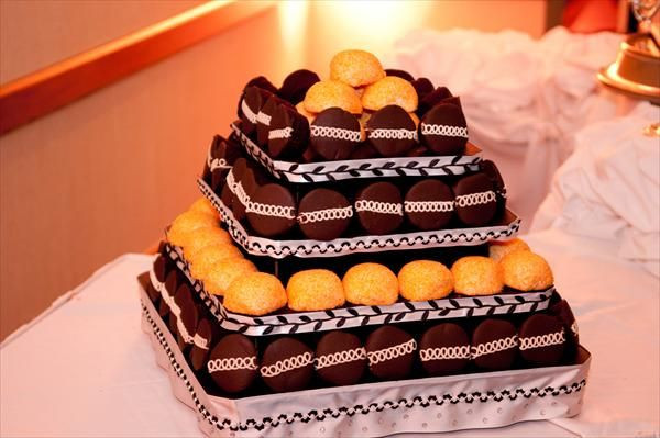 Hostess Wedding Cakes
 Hostess wedding cake made with CupCakes and Twinkies