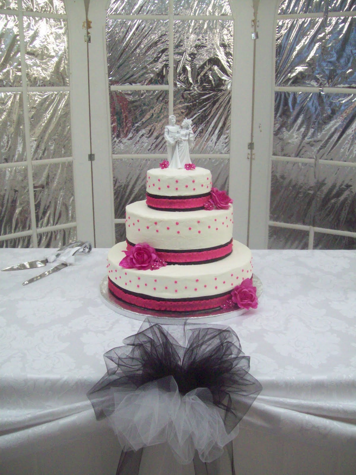 Hot Pink Wedding Cakes
 BB Cakes Hot pink and black wedding cake