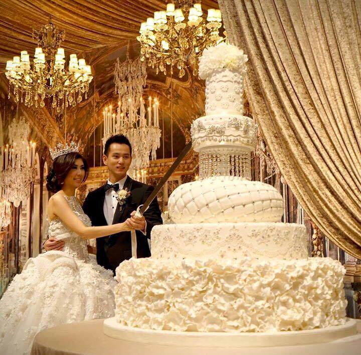 Huge Wedding Cakes
 Top 13 Most Beautiful Huge Wedding Cakes