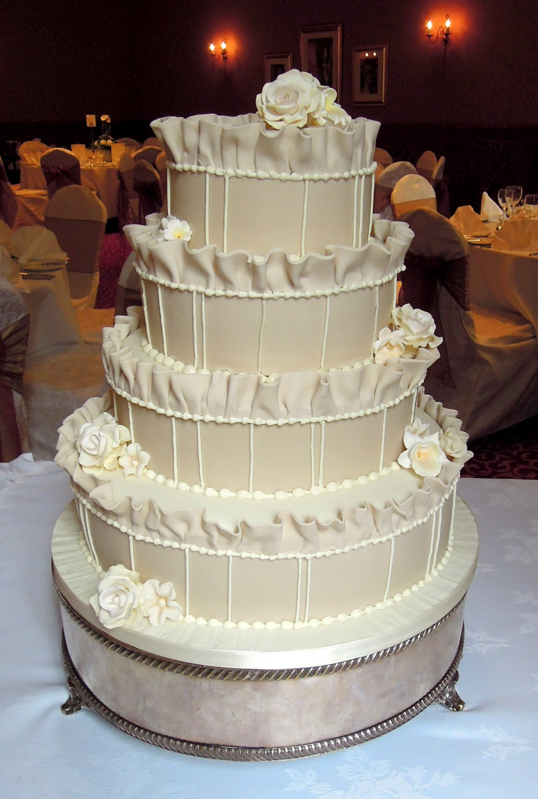 I Do Wedding Cakes
 Cake [grrls] cakery