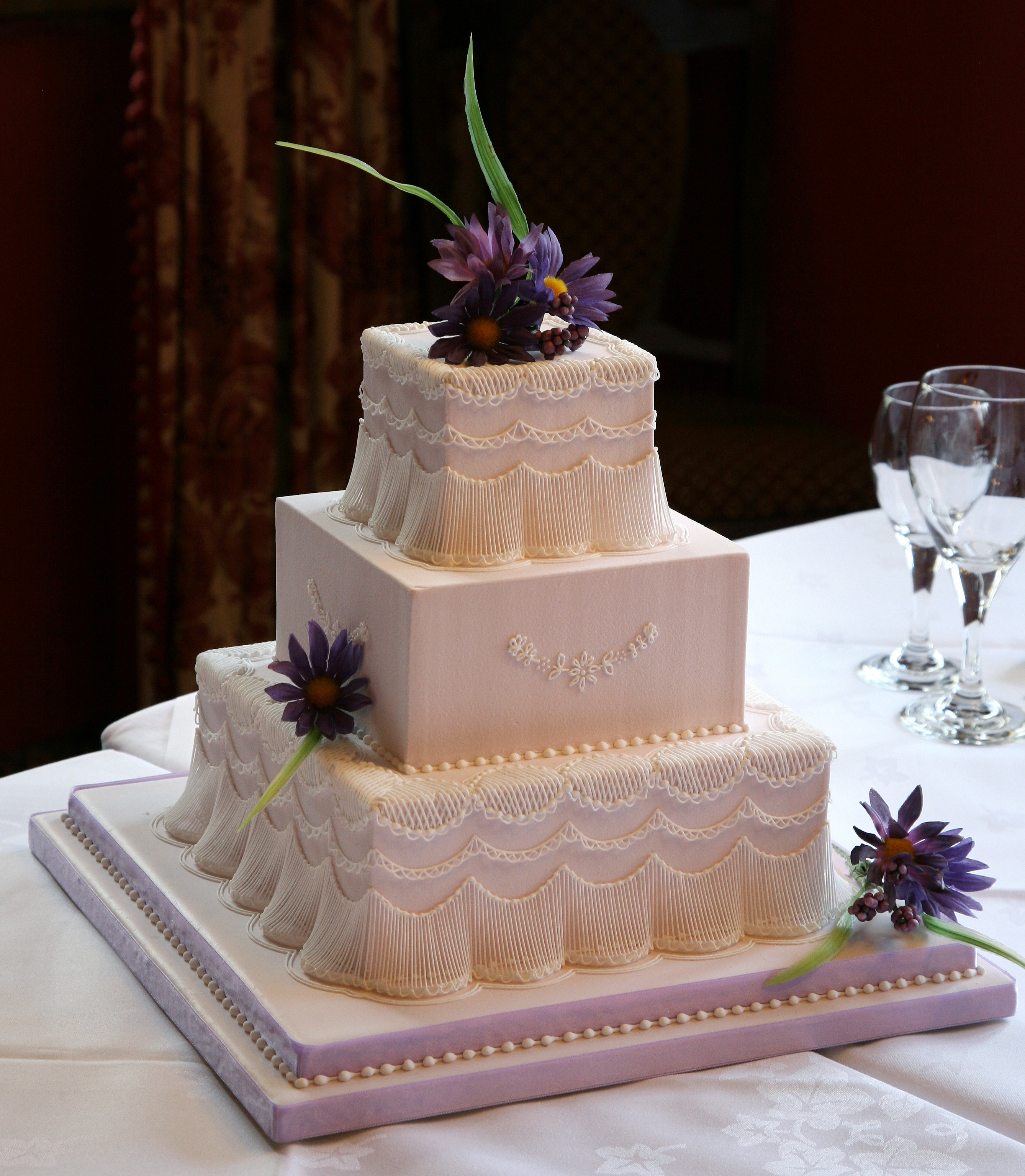 Iced Wedding Cakes
 Galleries royal iced wedding cakes Donna Jane Cakes