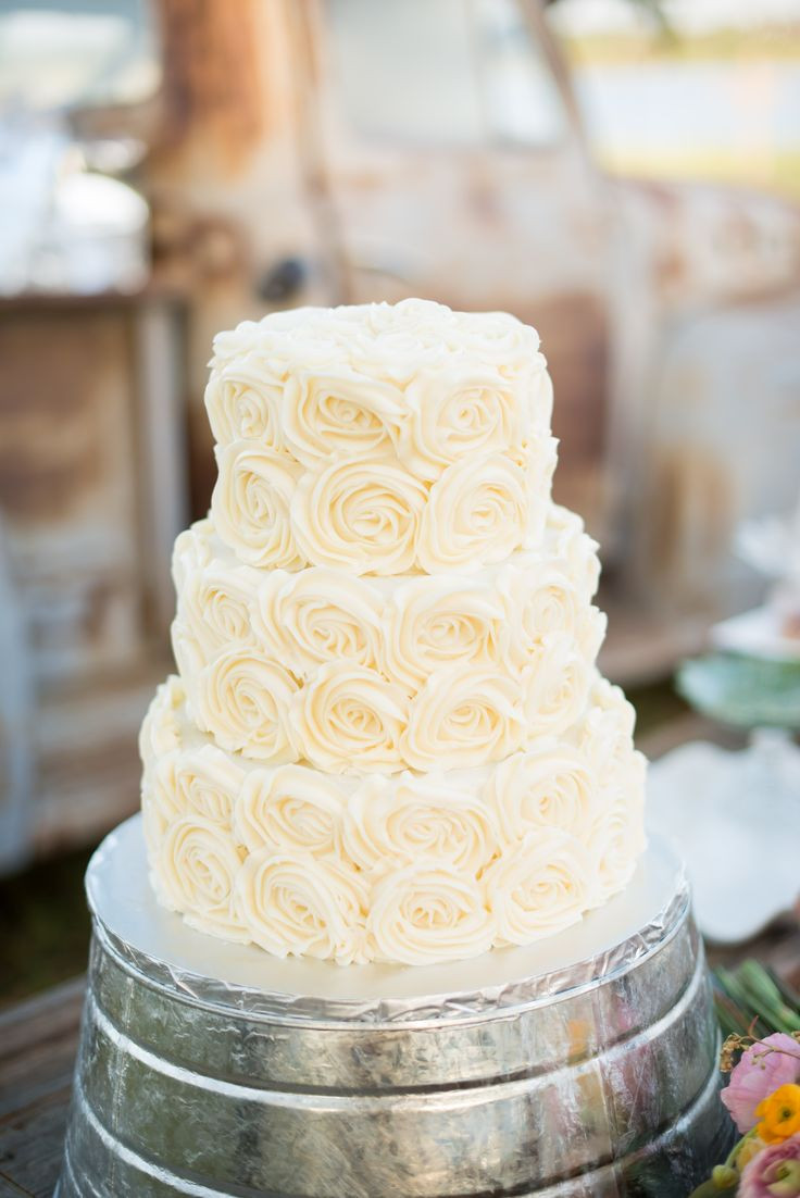 Icing For Wedding Cakes
 1000 images about wedding cakes on Pinterest