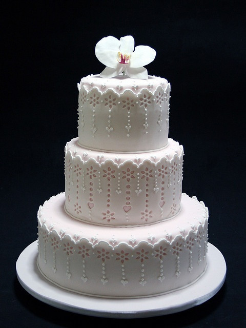 Ingles Wedding Cakes
 bordado ingles orquidea by Vera Figueredo aquela q faz