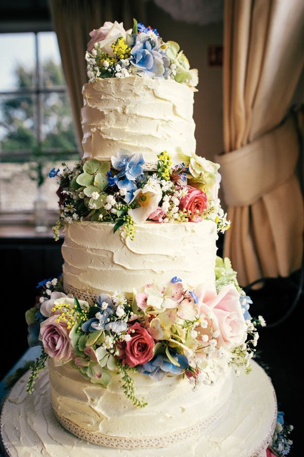 Insane Wedding Cakes
 1000 ideas about Crazy Wedding Cakes on Pinterest