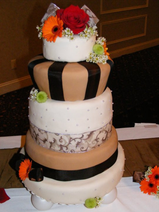 Insane Wedding Cakes
 CRAZY CAKES Wedding Cakes