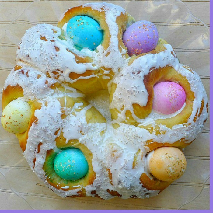 Italian Easter Bread Name
 Italian Easter Bread with Eggs