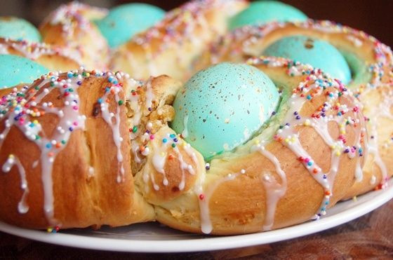 Italian Easter Bread With Eggs
 Italian Easter Bread With Dyed Eggs s and