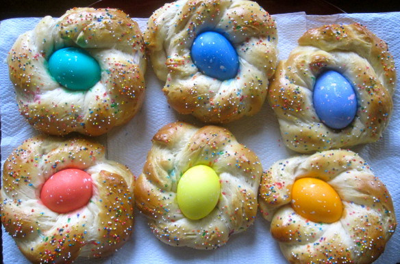 Italian Easter Bread With Eggs
 The Cultural Dish Buona Pasqua Happy Easter with Italian