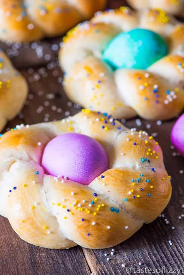 Italian Easter Bread With Eggs
 Italian Easter Bread Rolls Soft Twisted Homemade Roll