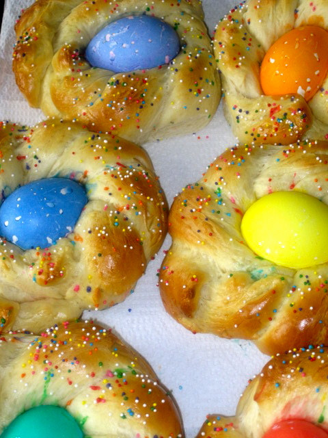 Italian Easter Bread With Eggs
 The Cultural Dish Buona Pasqua Happy Easter with Italian