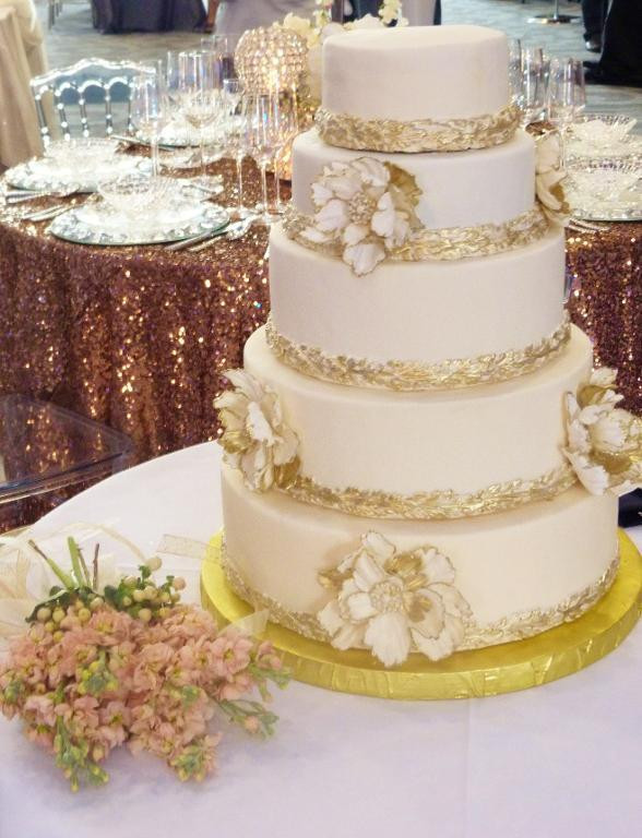 Ivory And Gold Wedding Cakes
 Ivory and gold wedding cakes idea in 2017