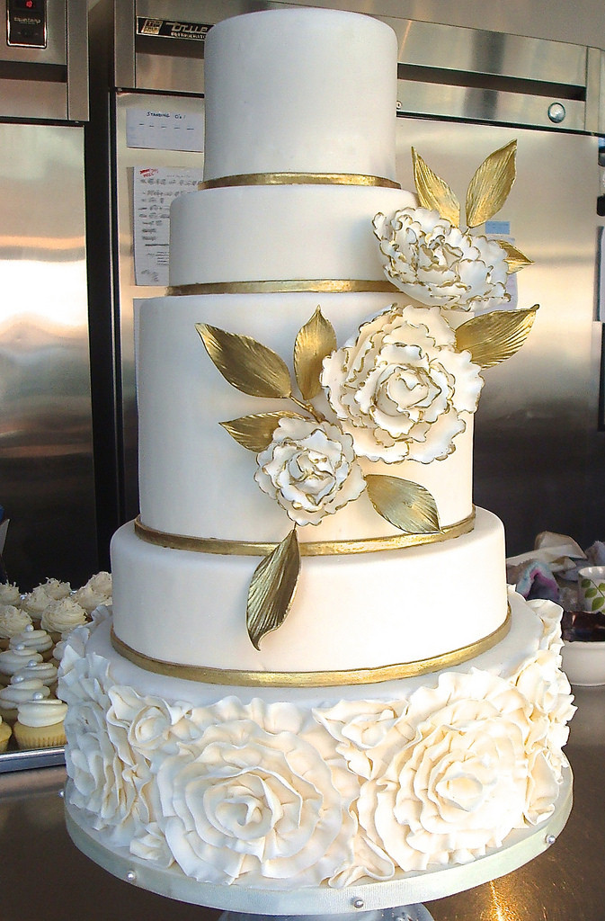 Ivory And Gold Wedding Cakes
 Ivory And Gold Wedding