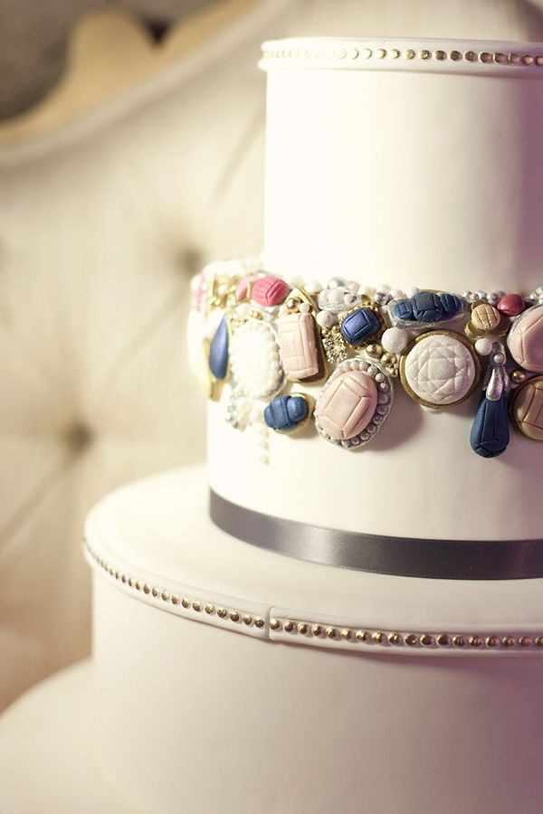 Jewel Wedding Cakes
 Top 20 Cakes with Sophisticated Jewelries or Bling Page