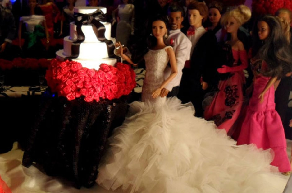 Kim Kardashian Wedding Cakes
 Kanye West And Kim Kardashian Barbies Make The Journey