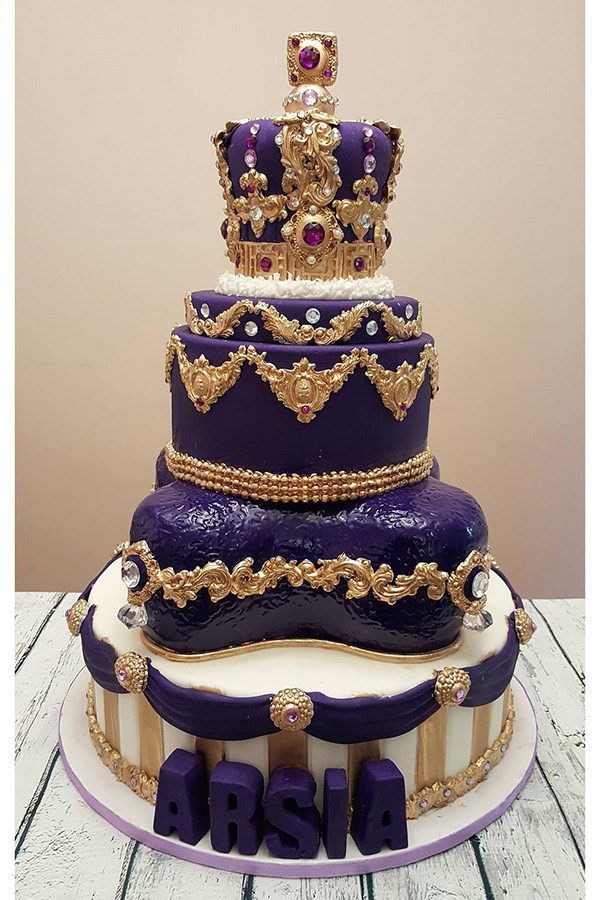 King And Queen Wedding Cakes
 14 Extravagant Cakes by Canadian Bakers