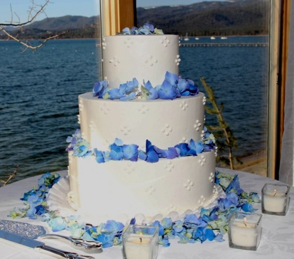 Lake Tahoe Wedding Cakes
 South lake tahoe wedding cakes idea in 2017