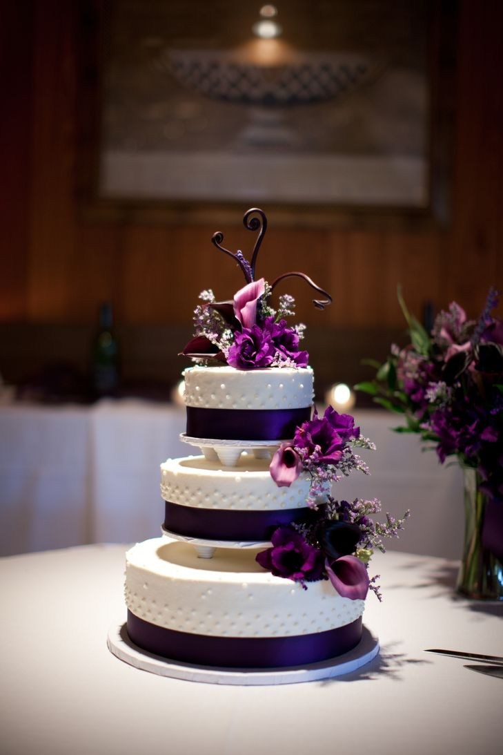 Lavender And White Wedding Cakes
 Black and White Wedding Cake with Purple Calla Lilies