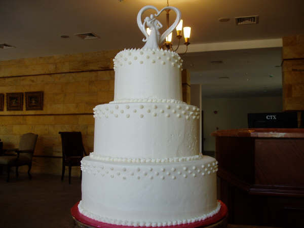 Local Wedding Cakes
 Wedding Cakes from Local Bakeries Arabia Weddings