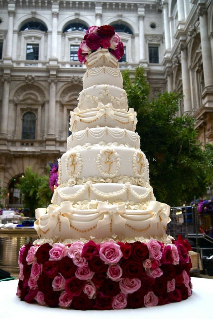 Luxury Wedding Cakes
 Most Unique Chic and Romantic Wedding Cakes We Love