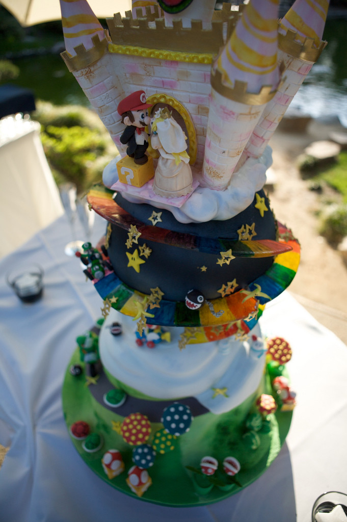 Mario Wedding Cakes
 Geek Art Gallery Sweets Super Mario Wedding Cake